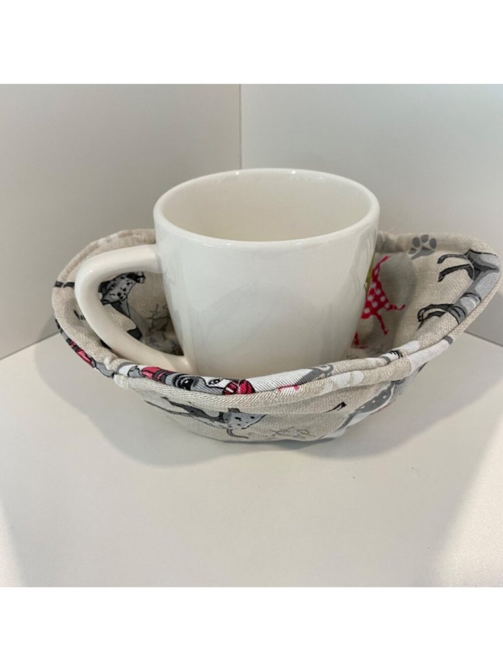 Handcrafted Hot Bowl / Mug Holder Mitten With Dog Print Design Mom dogs
